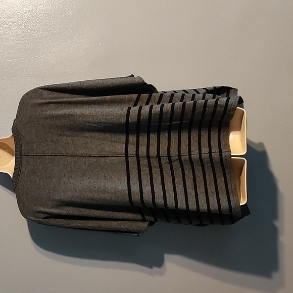 C&C California women's gray with black stripes v neck sweater poncho size Xs/s - Picture 12 of 17